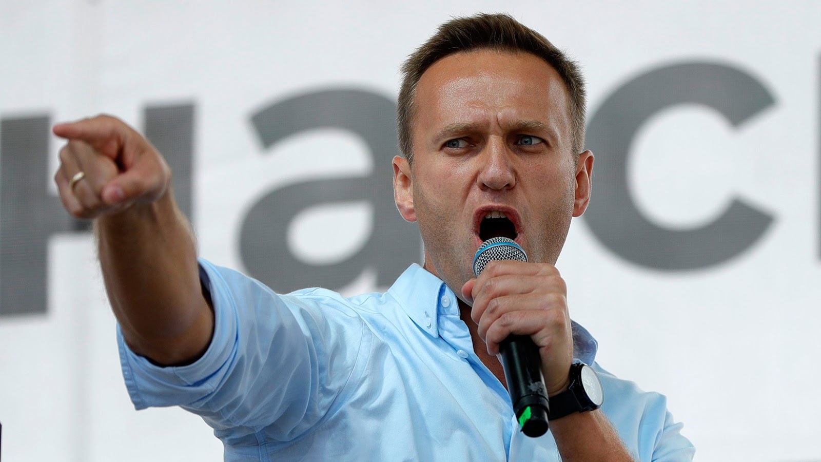 Russian police rule out Navalny poisoning, diagnose pancreatitis