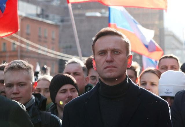 Russia promises sanctions on France, Germany over Navalny