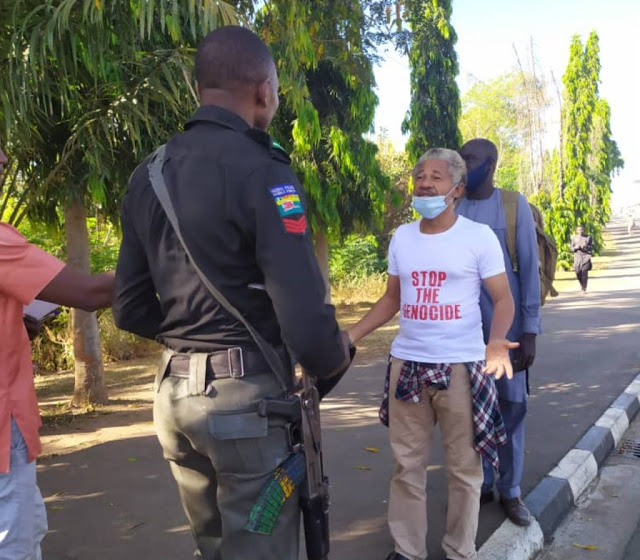 DSS arrests activist, Omoribo for protesting at Presidential Villa