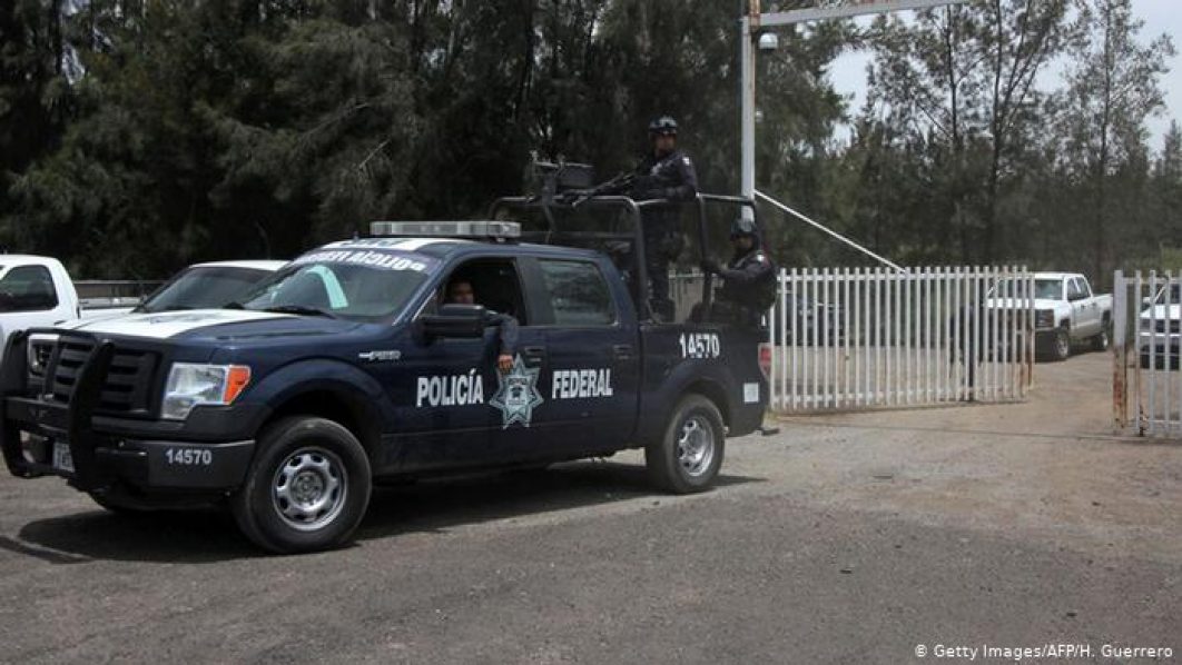 13 dead in ambush on Mexico police convoy