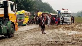 Commuters groan over worsening condition of Benin-Sapele road
