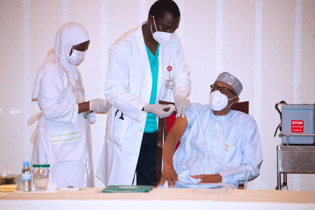 Buhari, Osinbajo, receive COVID-19 vaccine publicly