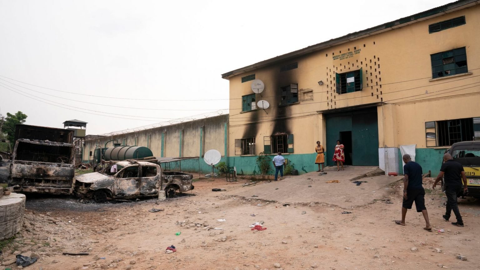 Fleeing prisoner set ablaze by Imo villagers
