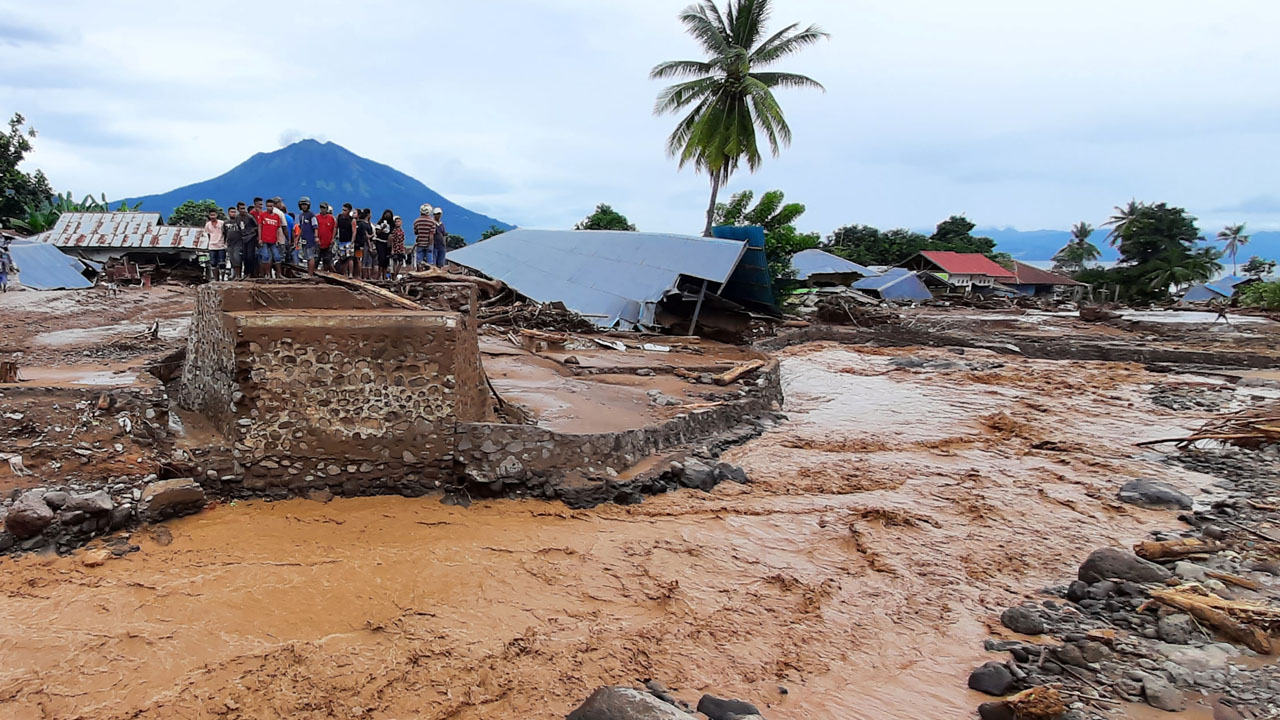 Race to find dozens missing in deadly Indonesia, East Timor floods