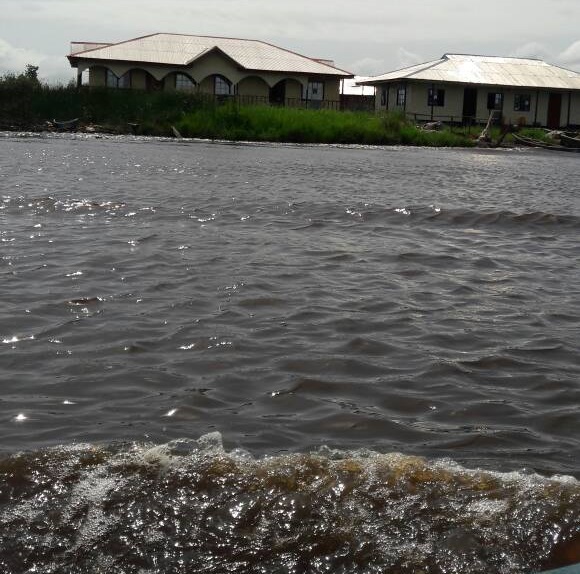 Ondo community experience rainstorm, many buildings destroyed