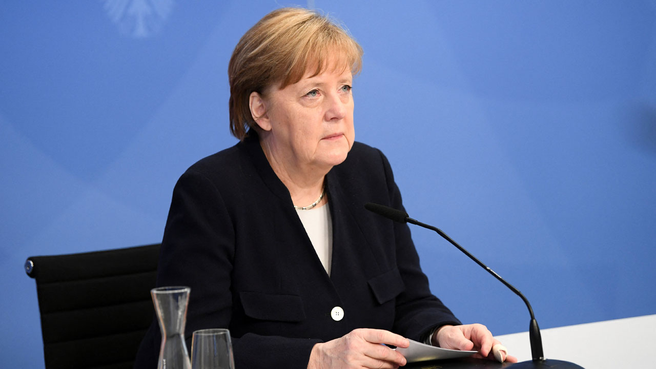 Merkel warns on anti-Semitism ahead of Gaza protests