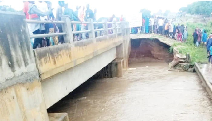 Nigeria, Benin Republic link-bridge collapses, travellers stranded