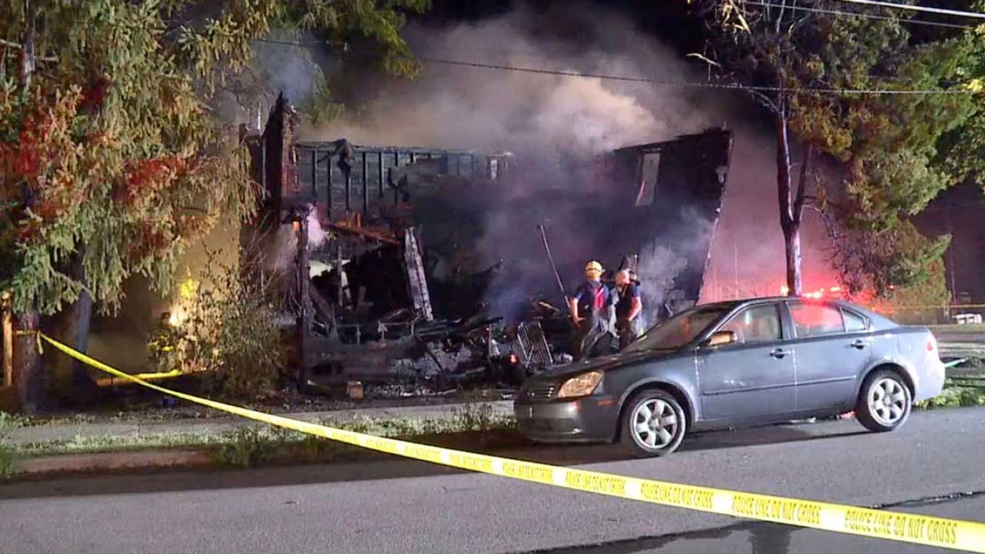 10 dead, including 3 children, in US house fire