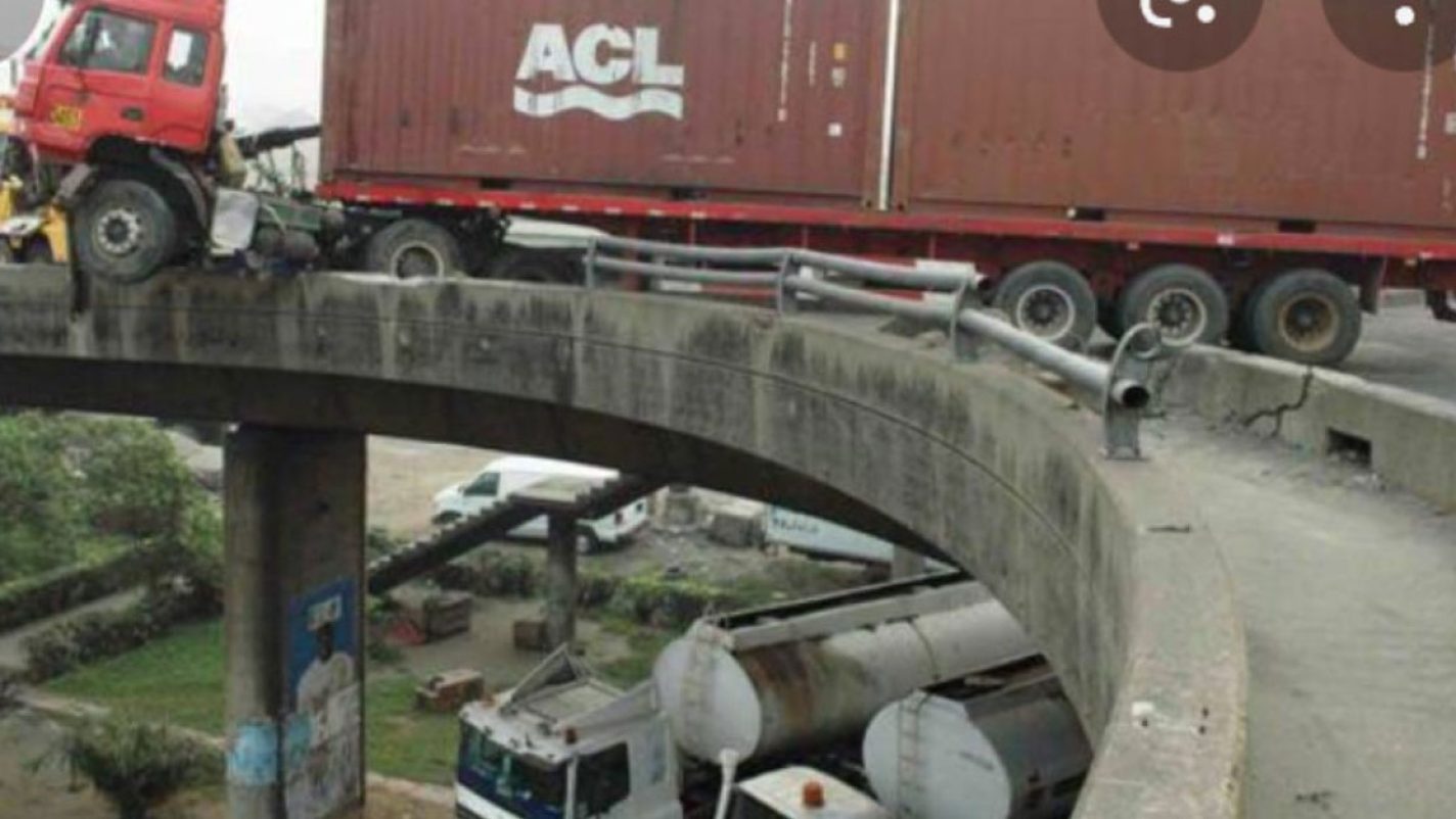 Govt orders tanker drivers, shanties’ occupiers under Lagos Costain Bridge to vacate