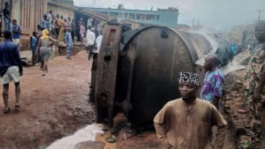 Fuel laden tanker fire razes 10 buildings in Ogun