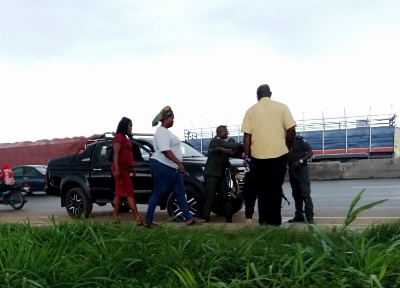 Lagos-Ibadan: Drama as VIP escorts driving ‘one-way’, FRSC officials clash