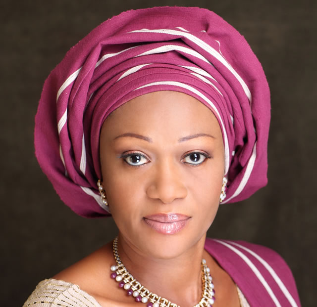 Tinubu’s wife begs Nigerian women to campaign in markets