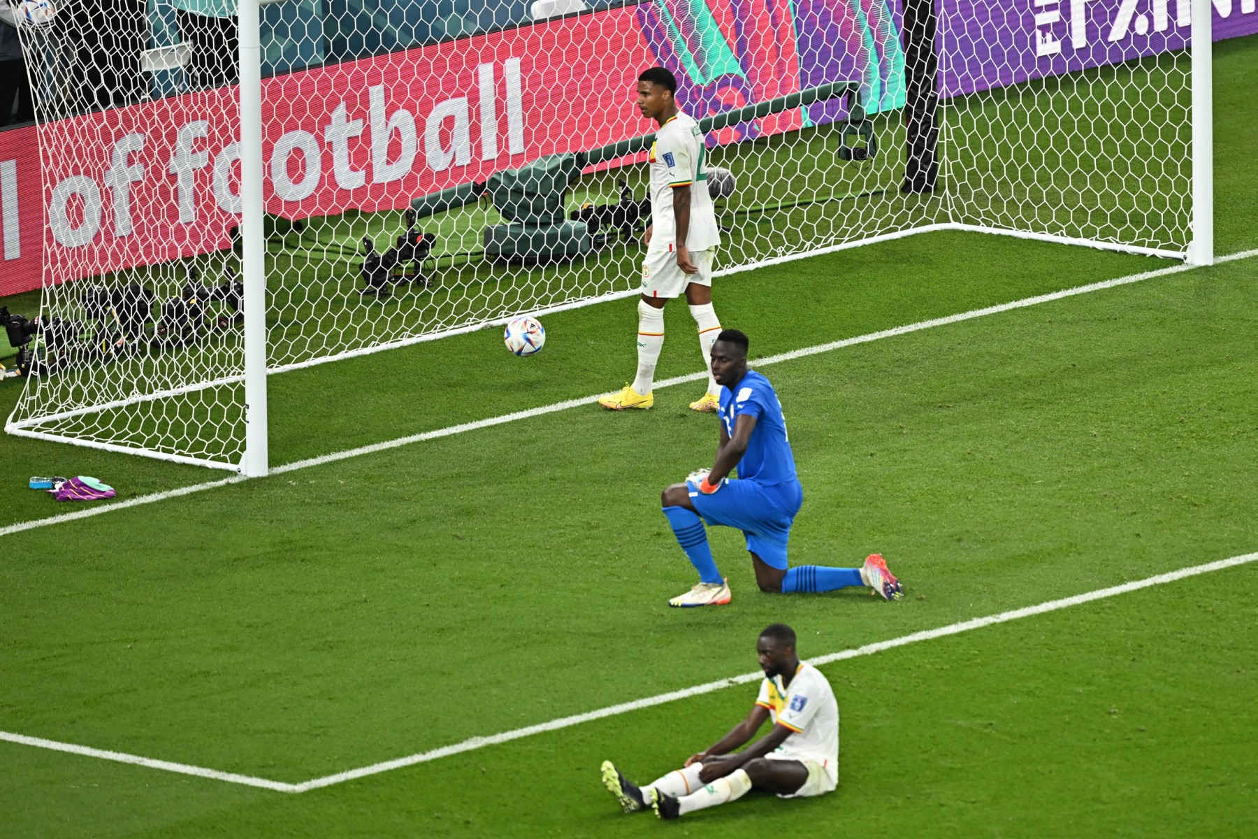 Netherlands strike late to beat Senegal on World Cup return