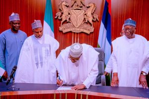 Buhari acknowledges asset declaration form from CCB