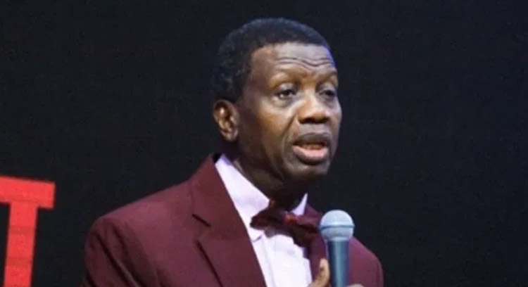 Women expresses disbelieve in God’s perfect creation by wearing makeup – Adeboye